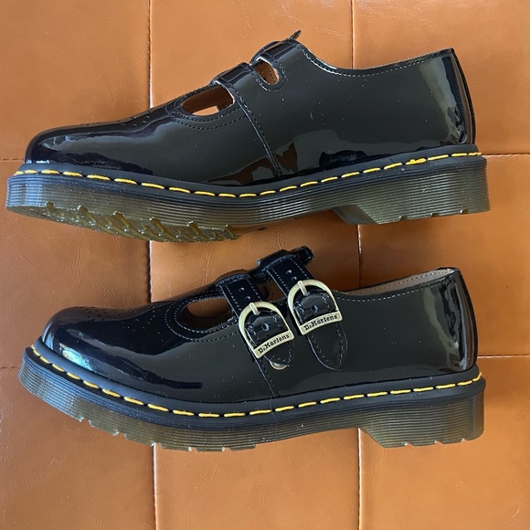 Authentic Dr. Marten's 8065 BLACK PATENT LEATHER MARY JANE SHOES. - Picture 7 of 13